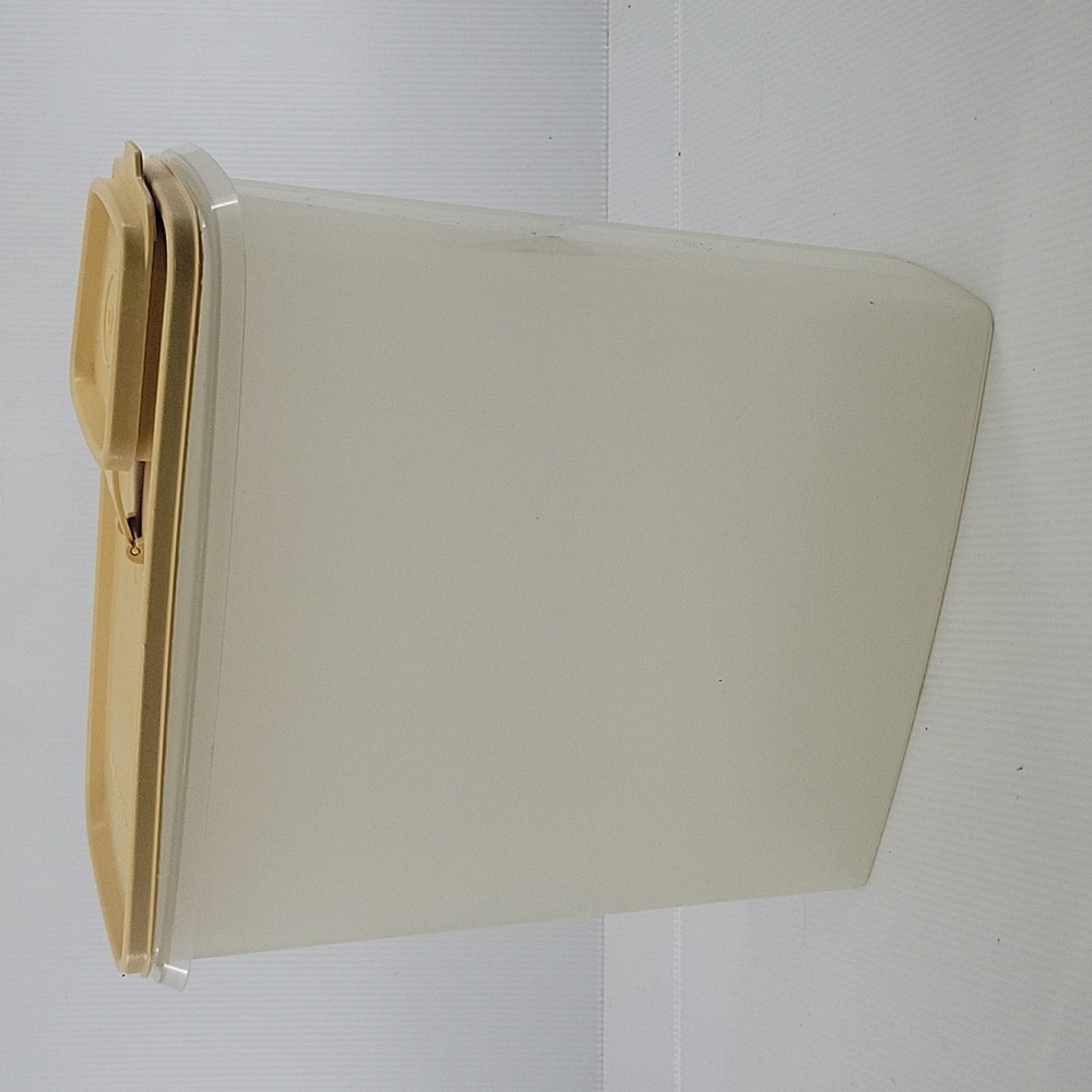 Vintage Tupperware Cereal Food Keepers 1588-3, Lid 1589-7, Flip Lid 1590-7 - Tan